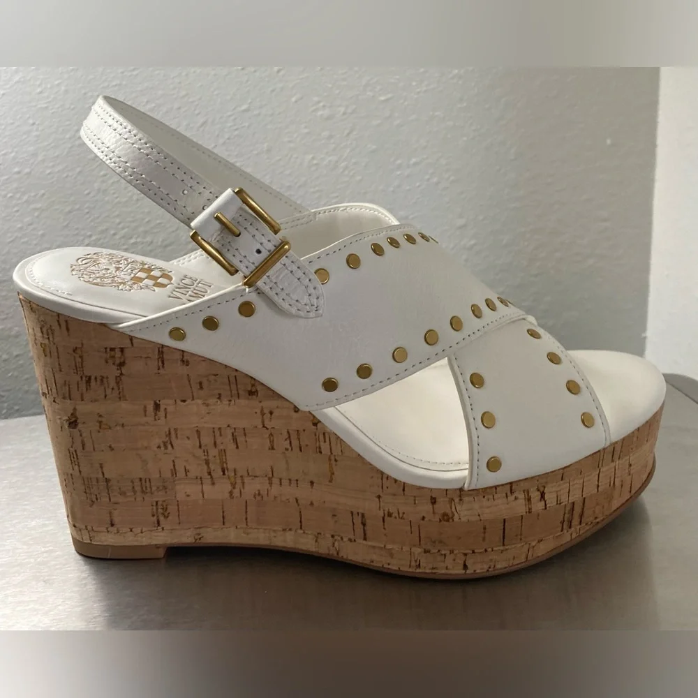 VINCE CAMUTO..WOMENS WHITE LEATHER CORK WEDGE SANDALS WITH GOLD STUDS